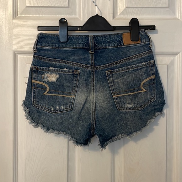 NEVER WORN American Eagle High Waisted Jean Shorts w/lace detailing - Picture 2 of 2